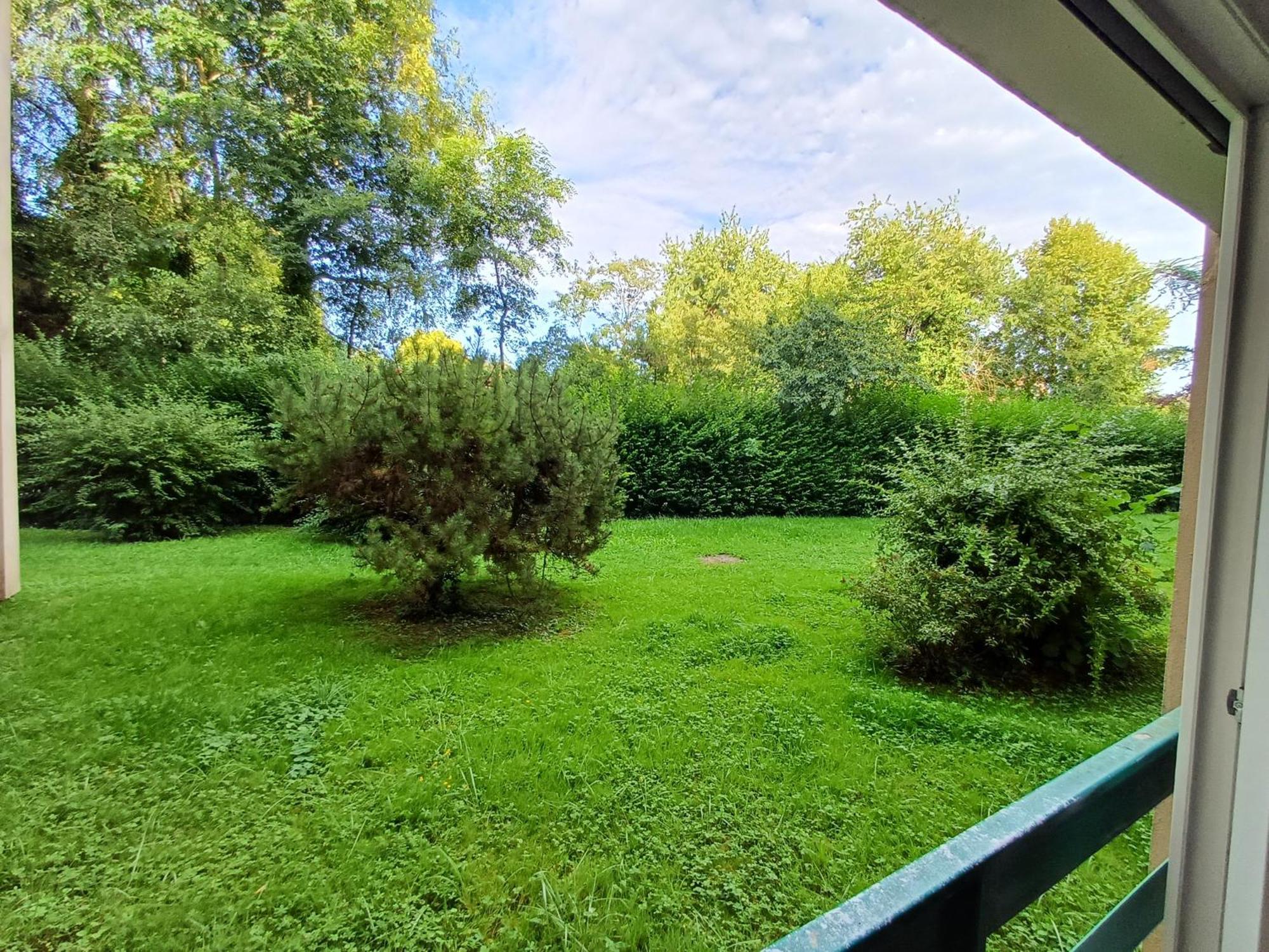 Appartement, Verdun , Proche Centre Ville Luaran gambar